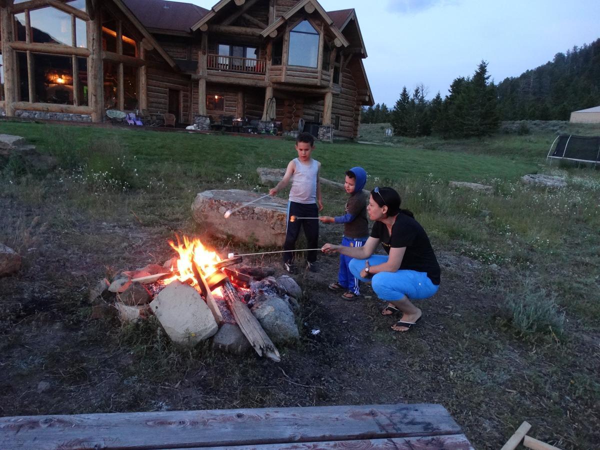 Mcdonald'S Ranch Lodge Gardiner Zewnętrze zdjęcie